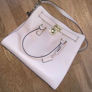 Michael Kors Bags - Like new Michael Kors purse Michael Kors Bags - Like new Michael Kors purse
